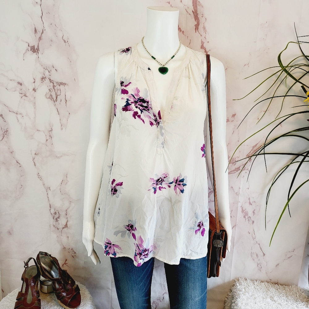 Joie 100% silk beautiful v neck sleeveless blouse